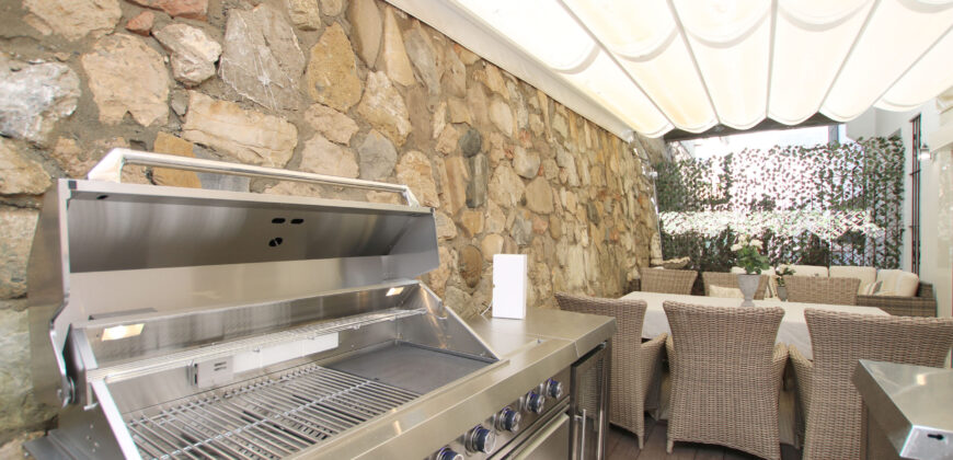 Waterfront Duplex for sale in Bahia Dorada Estepona