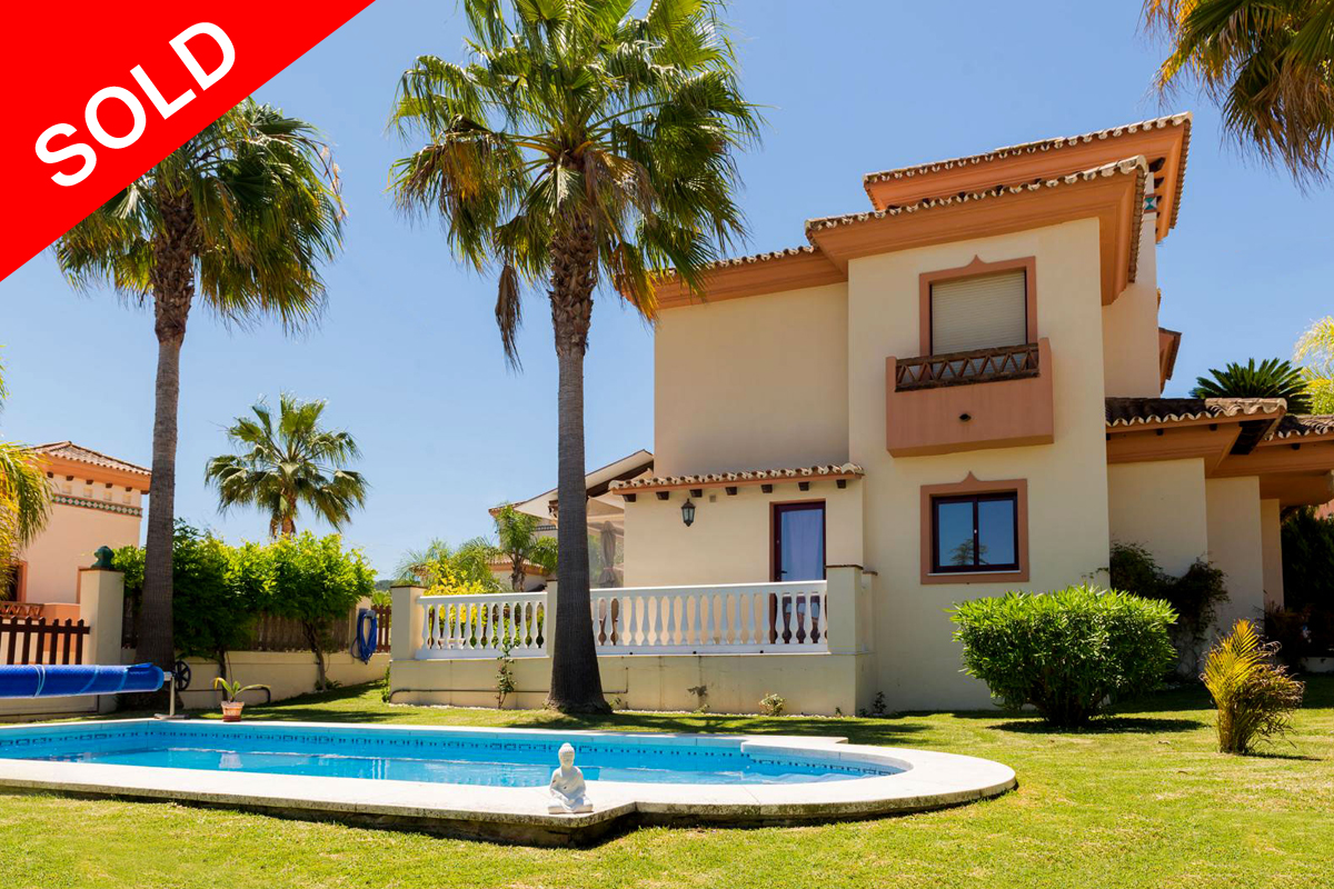 SOLD! semi Detached villa in Private urbanisation Coin, Los Nebrales