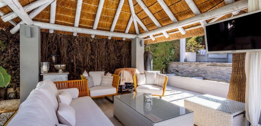 STUNNING SIX BEDROOM FULLY REFORMED AND UPGRADED VILLA for sale in Las Delicias Coin