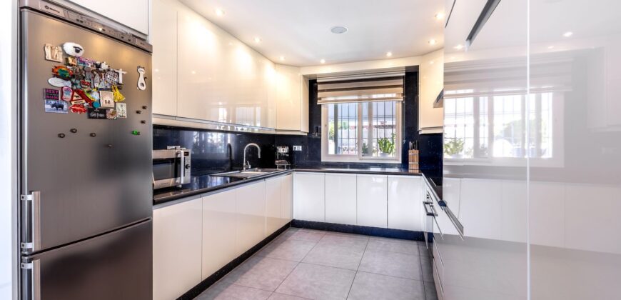 STUNNING SIX BEDROOM FULLY REFORMED AND UPGRADED VILLA for sale in Las Delicias Coin