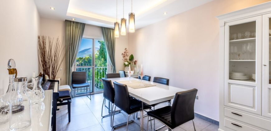 STUNNING SIX BEDROOM FULLY REFORMED AND UPGRADED VILLA for sale in Las Delicias Coin