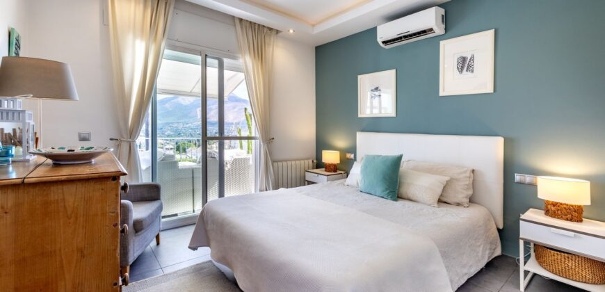 STUNNING SIX BEDROOM FULLY REFORMED AND UPGRADED VILLA for sale in Las Delicias Coin