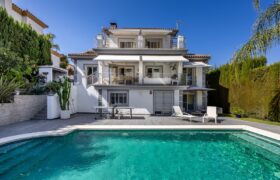 STUNNING SIX BEDROOM FULLY REFORMED AND UPGRADED VILLA for sale in Las Delicias Coin