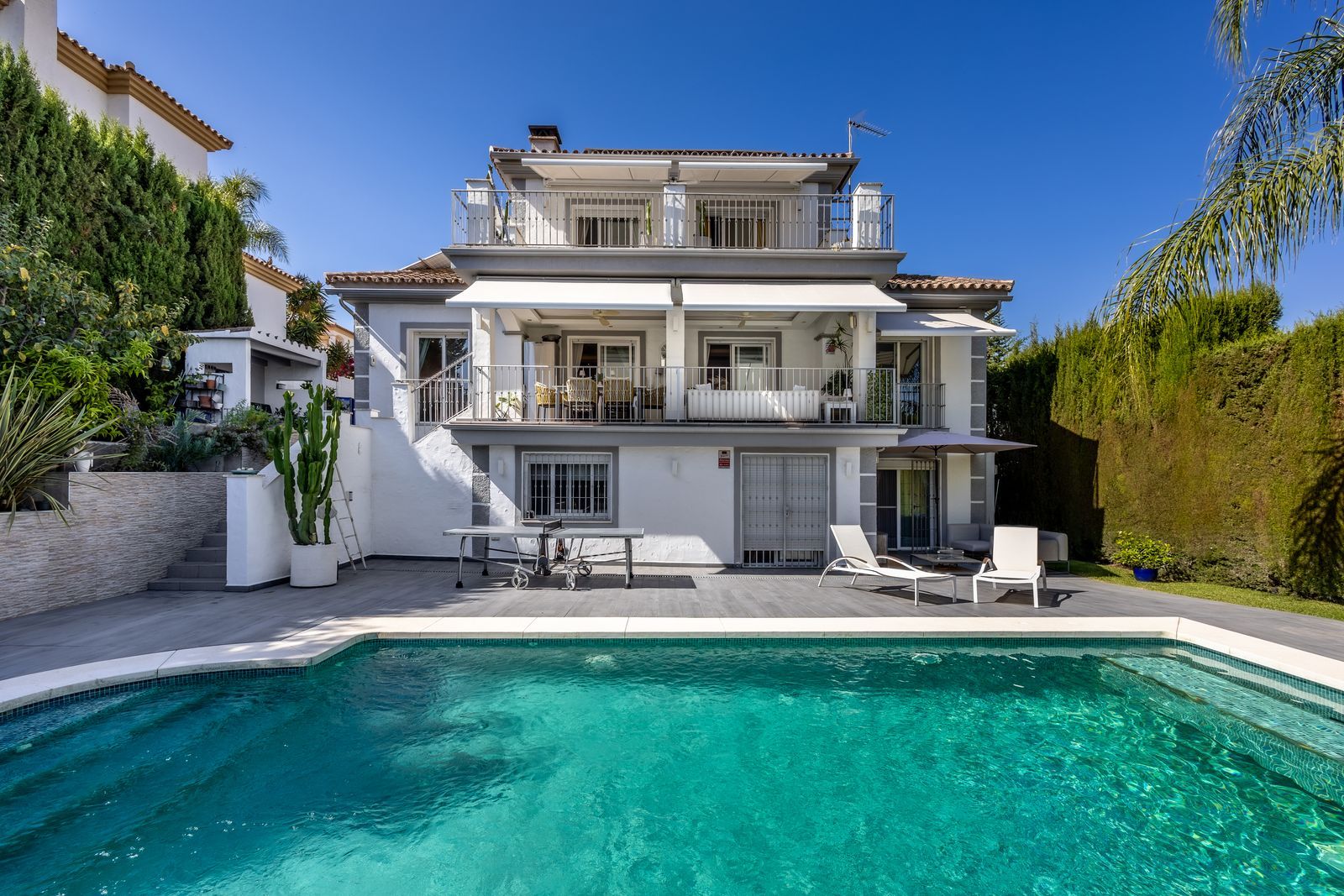 STUNNING SIX BEDROOM FULLY REFORMED AND UPGRADED VILLA for sale in Las Delicias Coin