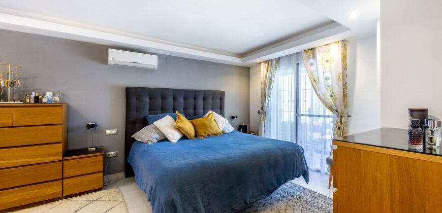 STUNNING SIX BEDROOM FULLY REFORMED AND UPGRADED VILLA for sale in Las Delicias Coin