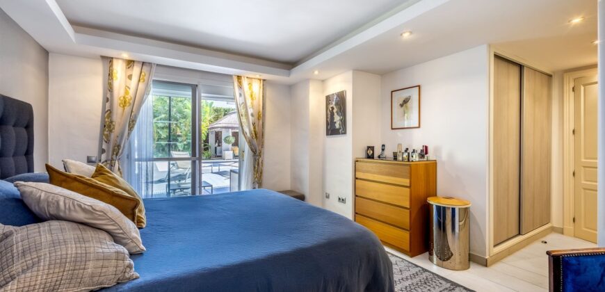 STUNNING SIX BEDROOM FULLY REFORMED AND UPGRADED VILLA for sale in Las Delicias Coin