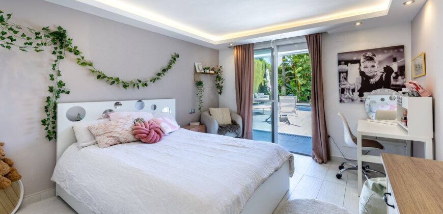 STUNNING SIX BEDROOM FULLY REFORMED AND UPGRADED VILLA for sale in Las Delicias Coin