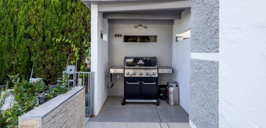 STUNNING SIX BEDROOM FULLY REFORMED AND UPGRADED VILLA for sale in Las Delicias Coin