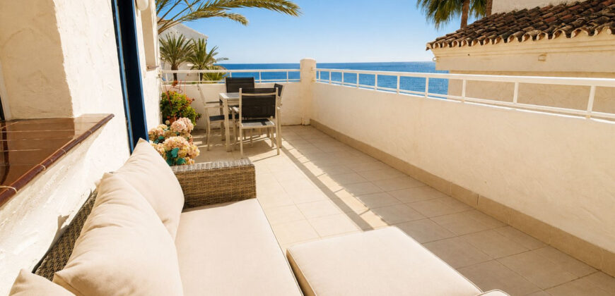 Fantastic opportunity to own a beachfront 3 bedroom penthouse in PLAYA REAL MARBESA, East Marbella