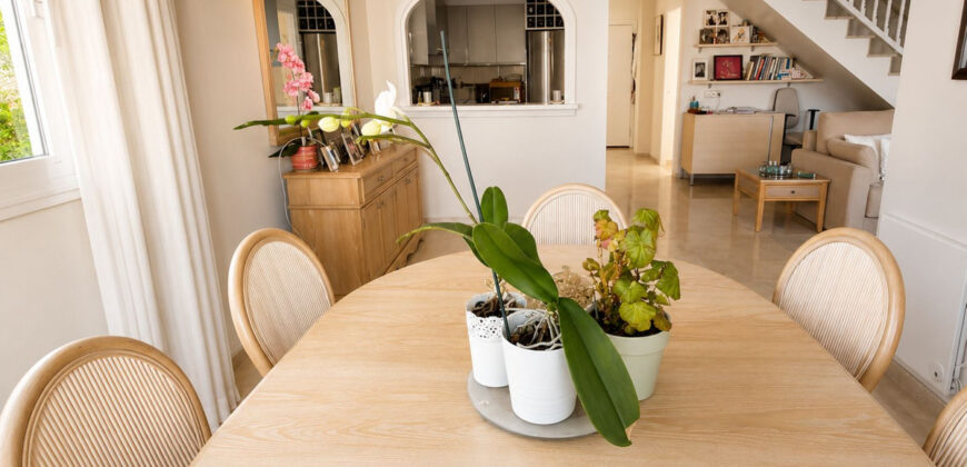 Fantastic opportunity to own a beachfront 3 bedroom penthouse in PLAYA REAL MARBESA, East Marbella