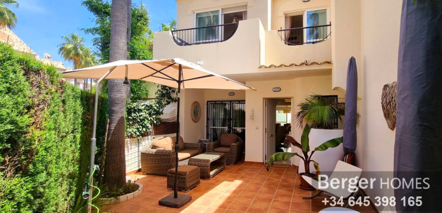 Beachfront Urbanisation – Beautiful 3 bed townhouse for sale located in the prestigious area of El Rosario / Costabella