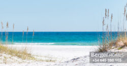Beachfront Urbanisation – Beautiful 3 bed townhouse for sale located in the prestigious area of El Rosario / Costabella