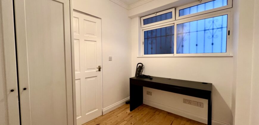 Charming 3-Bedroom Apartment with Stunning Sea Views in Gibraltar South District