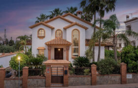 Turnkey Boutique Villa with Pool, Panoramic Mountain Views & Proven Rental Income R5373823