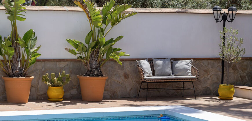 Turnkey Boutique Villa with Pool, Panoramic Mountain Views & Proven Rental Income R5373823