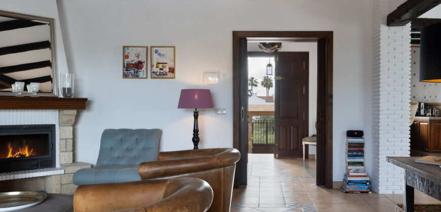 Turnkey Boutique Villa with Pool, Panoramic Mountain Views & Proven Rental Income R5373823