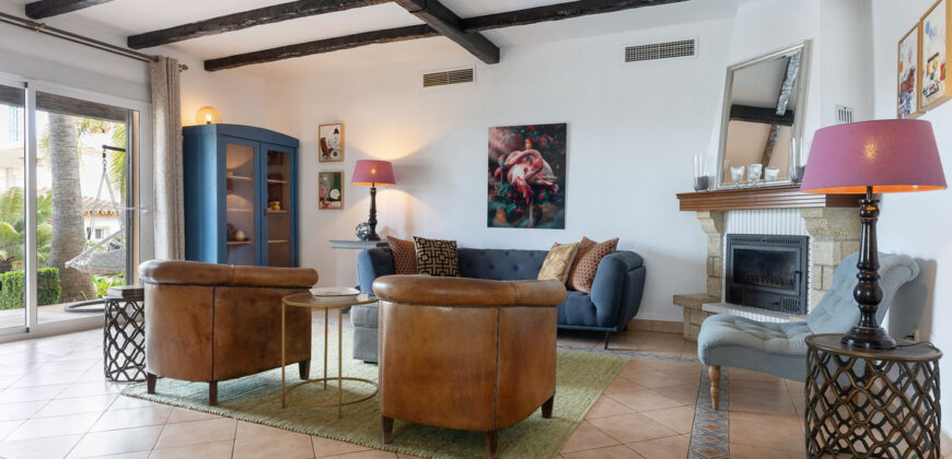 Turnkey Boutique Villa with Pool, Panoramic Mountain Views & Proven Rental Income R5373823