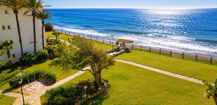 Beachfront Penthouse Duplex in Playa Real – Your Seafront Sanctuary!