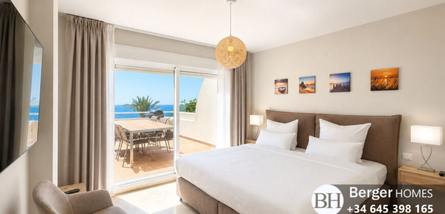 Magnificent 3-bedroom duplex penthouse situated in a prime beachfront Bermuda Beach Estepona