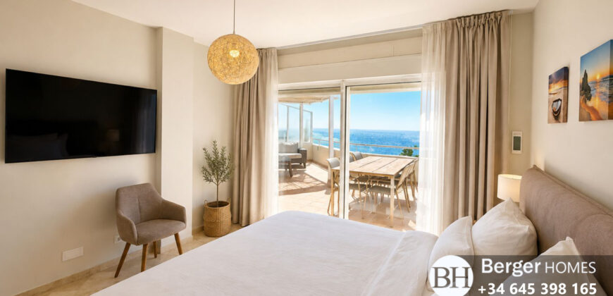 Magnificent 3-bedroom duplex penthouse situated in a prime beachfront Bermuda Beach Estepona