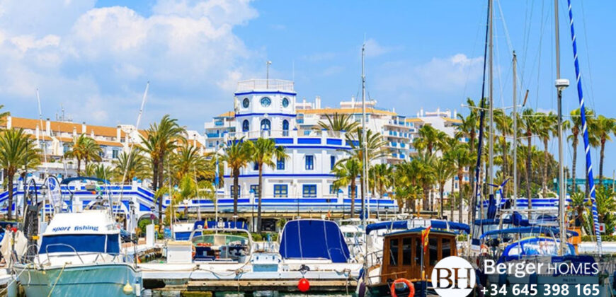 Magnificent 3-bedroom duplex penthouse situated in a prime beachfront Bermuda Beach Estepona