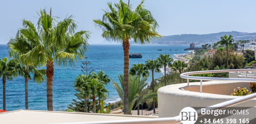 Magnificent 3-bedroom duplex penthouse situated in a prime beachfront Bermuda Beach Estepona