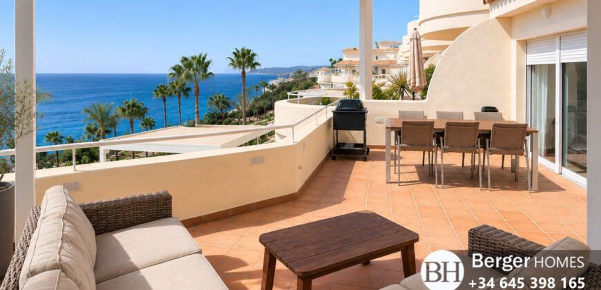 Magnificent 3-bedroom duplex penthouse situated in a prime beachfront Bermuda Beach Estepona