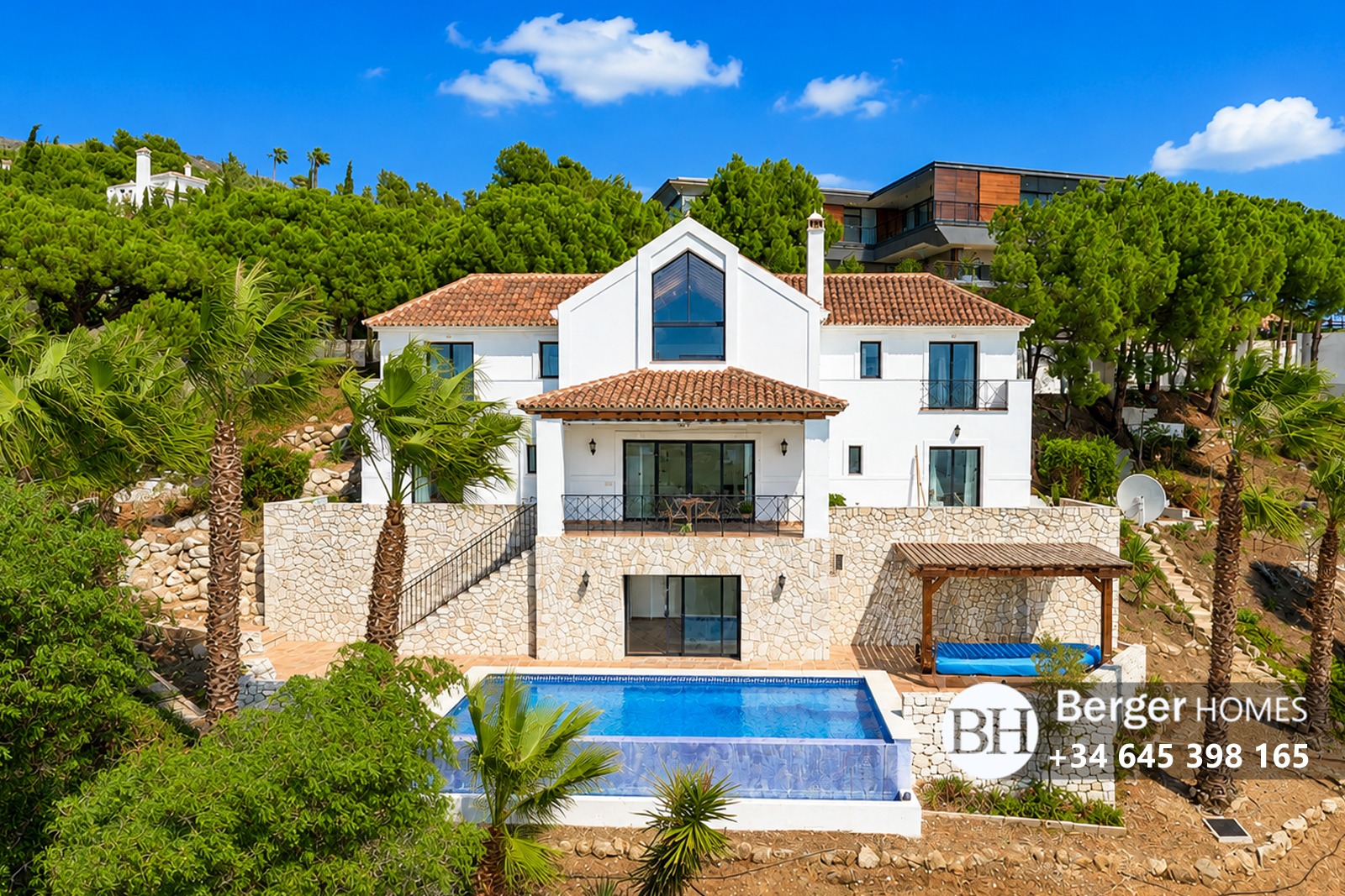 Stunning family villa for sale in Valtocado Mijas