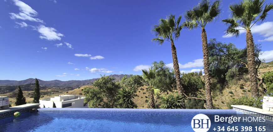 Stunning family villa for sale in the exclusive Valtocado Mijas