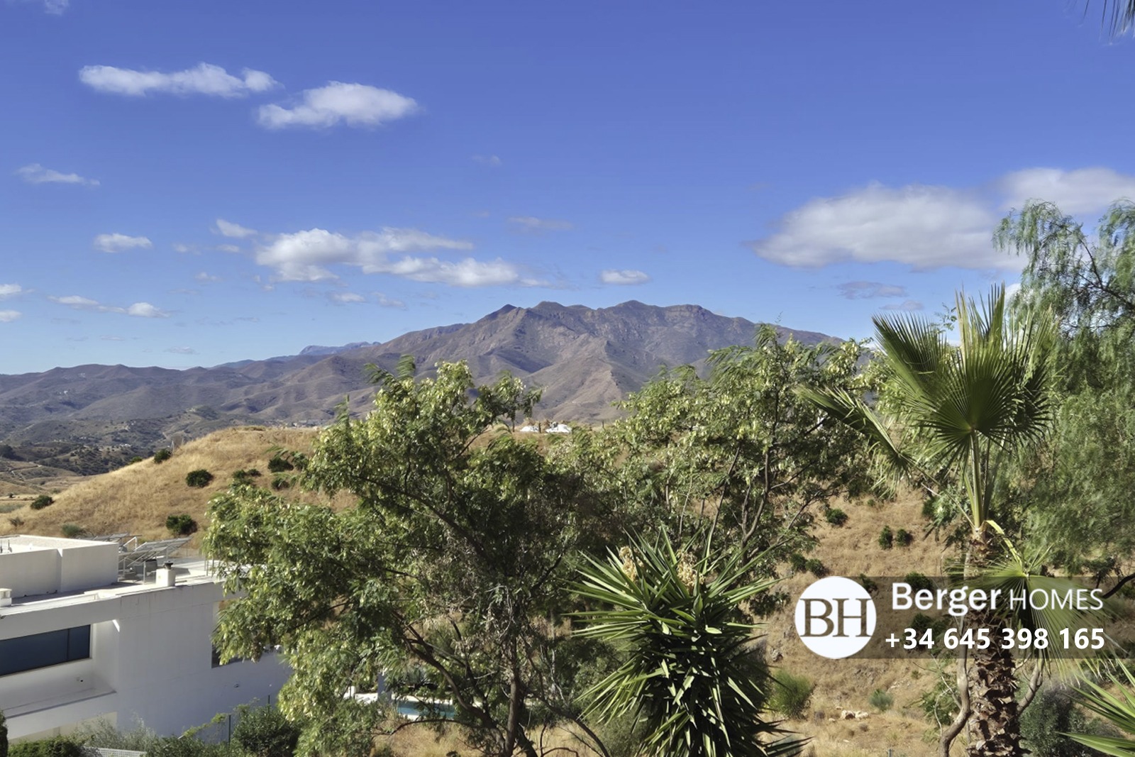 Stunning family villa for sale in Valtocado Mijas