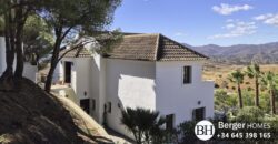 Stunning family villa for sale in Valtocado Mijas
