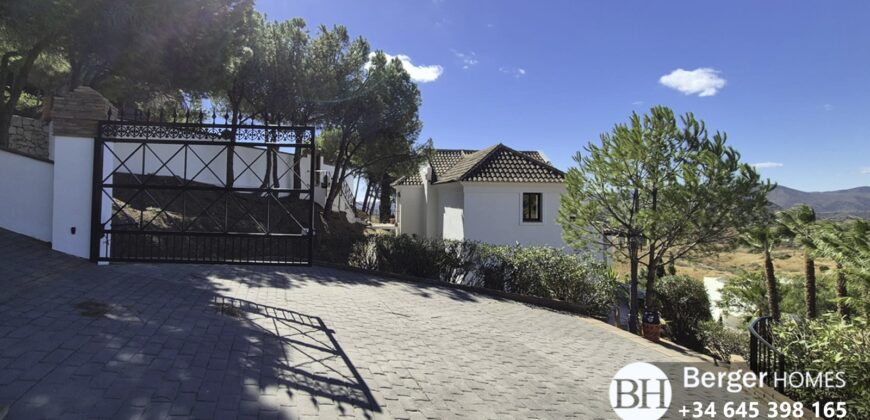 Stunning family villa for sale in Valtocado Mijas